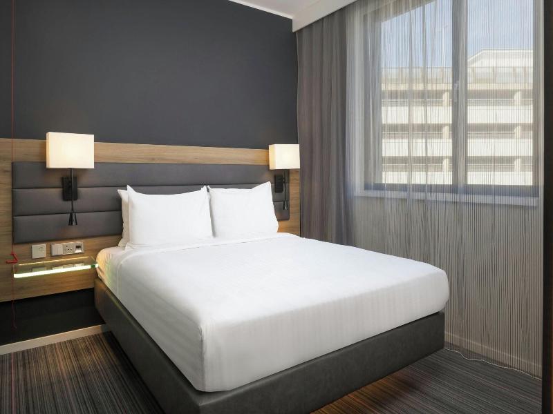 Moxy Southampton image
