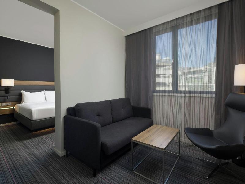 Moxy Southampton image