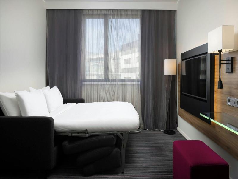 Moxy Southampton image