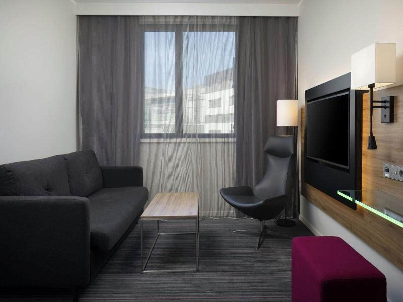 Moxy Southampton image