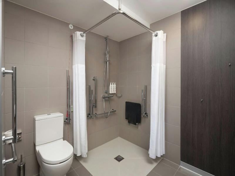 Moxy Southampton image