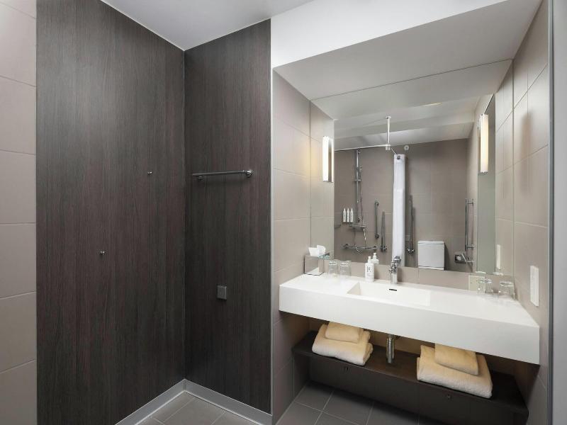 Moxy Southampton image