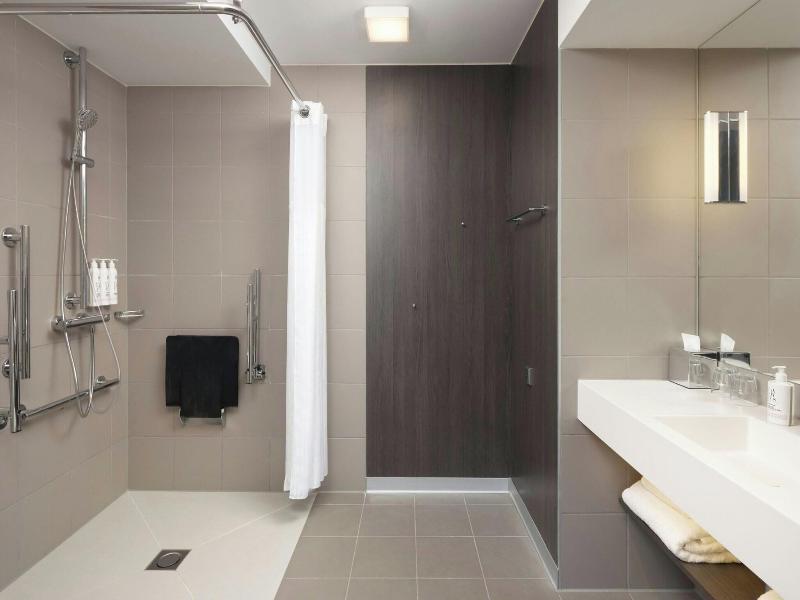 Moxy Southampton image
