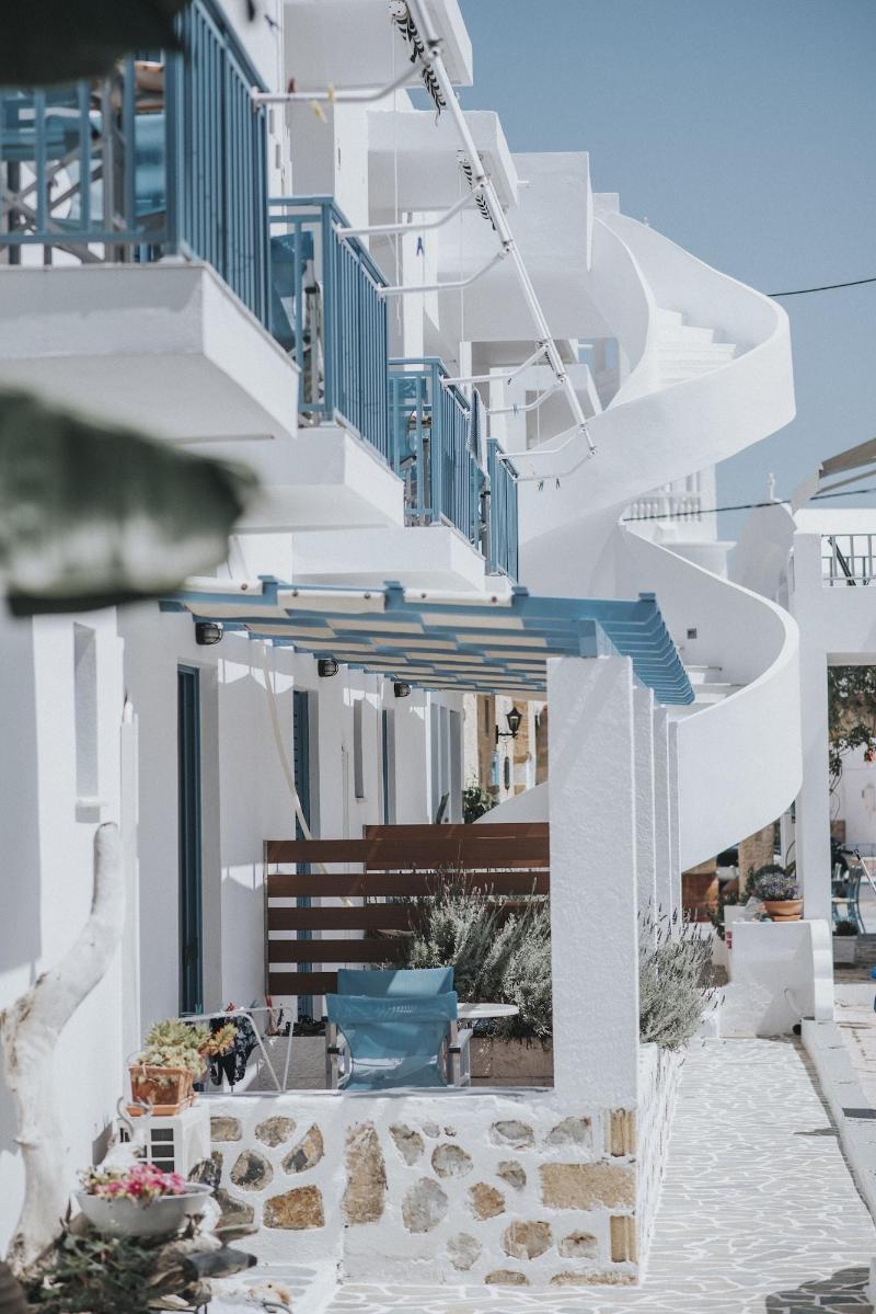 Saronis Hotel image