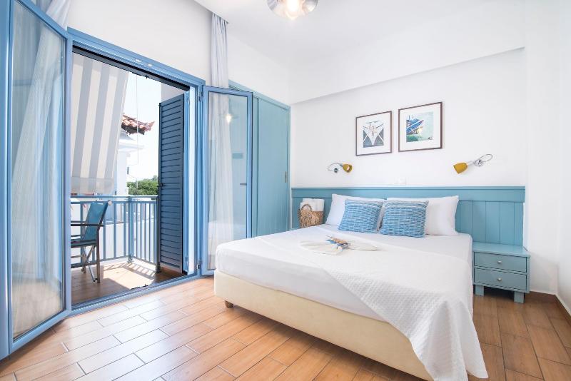 Saronis Hotel image