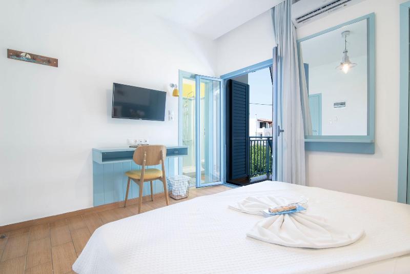 Saronis Hotel image