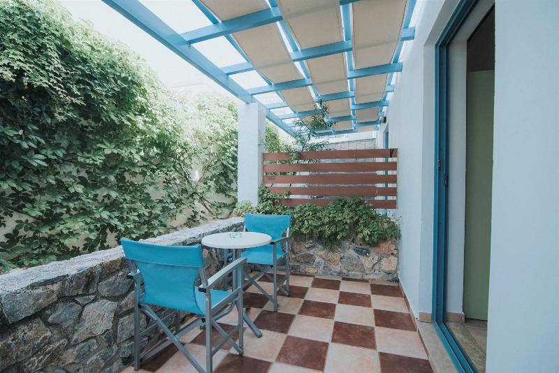 Saronis Hotel image