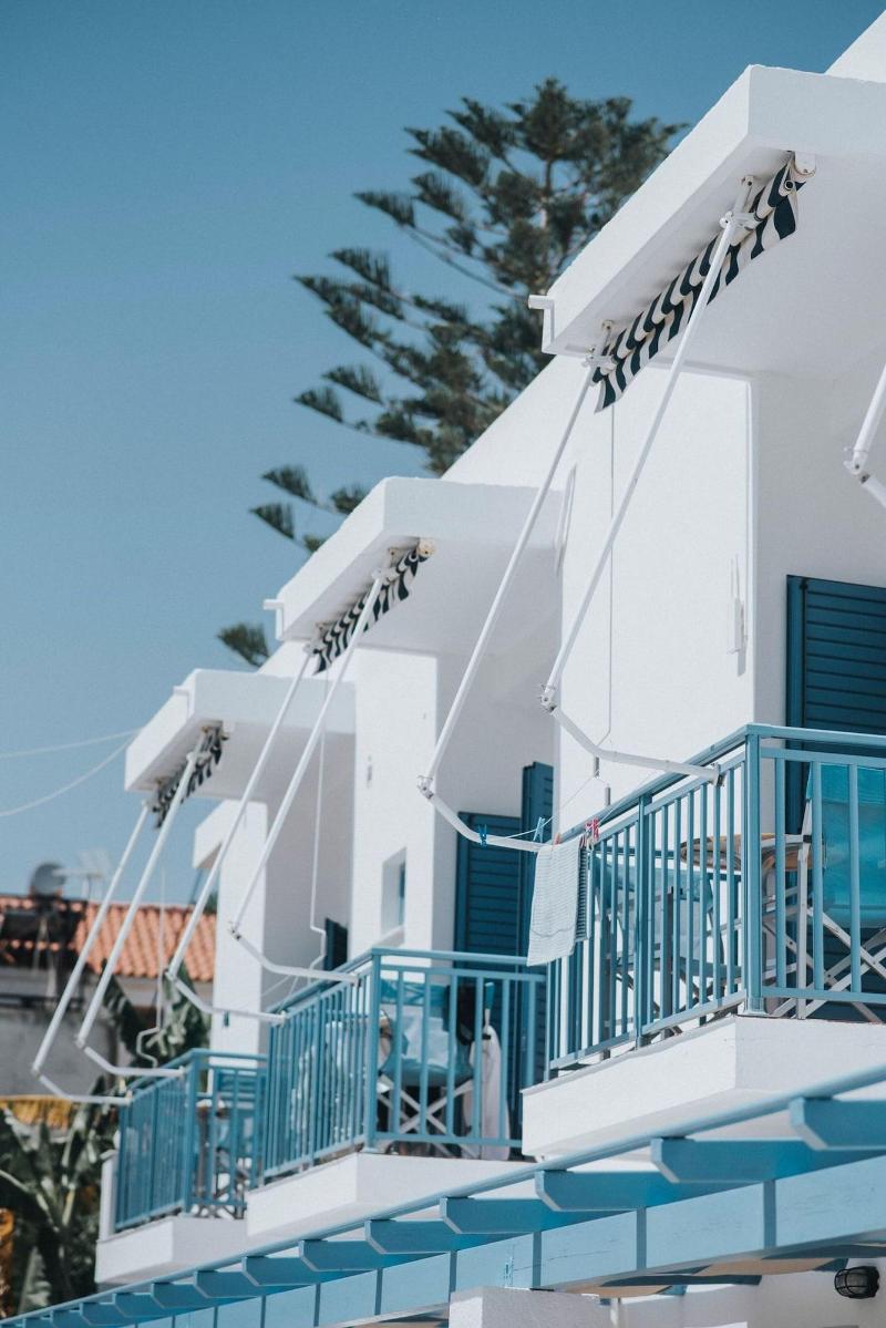 Saronis Hotel image