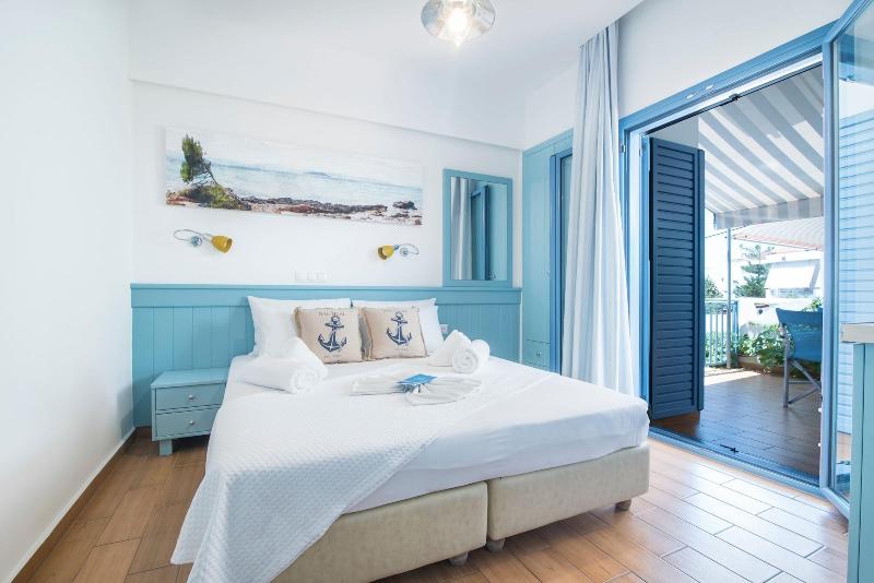 Saronis Hotel image