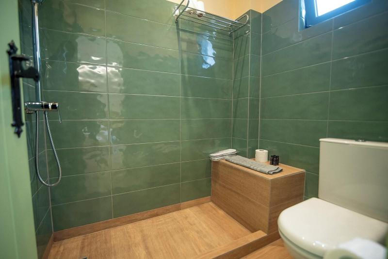 Saronis Hotel image