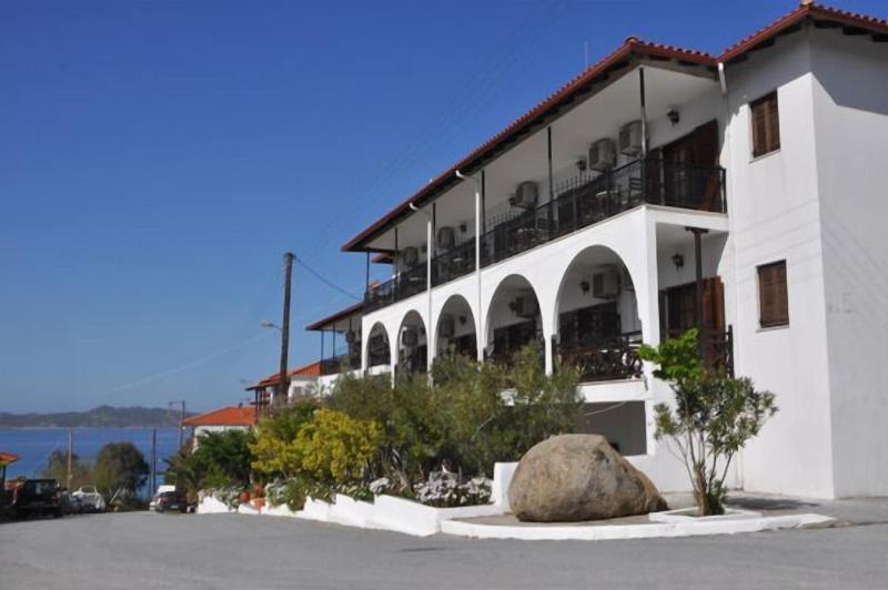 Sunset Hotel — general view