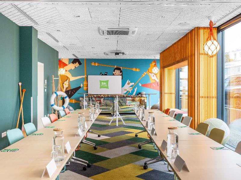 Ibis Styles Warszawa Centrum image