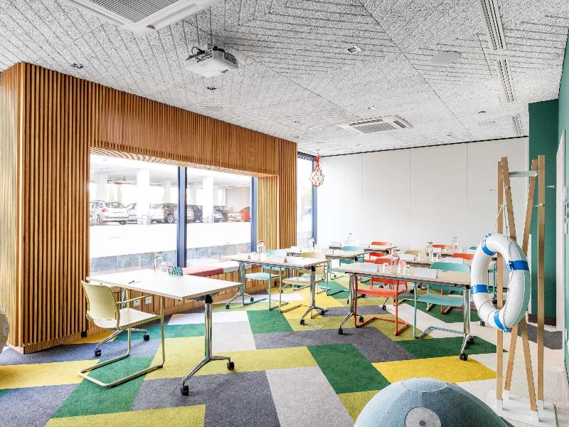 Ibis Styles Warszawa Centrum image