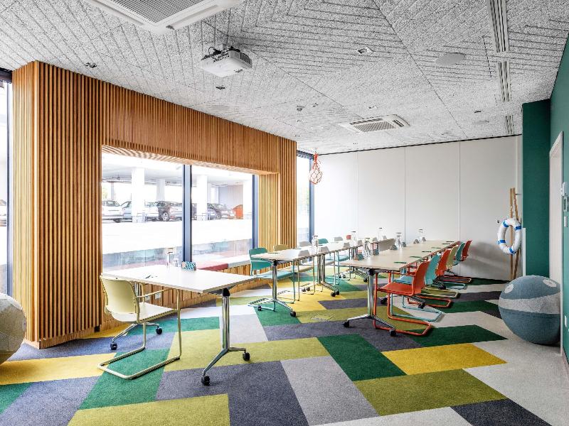 Ibis Styles Warszawa Centrum image