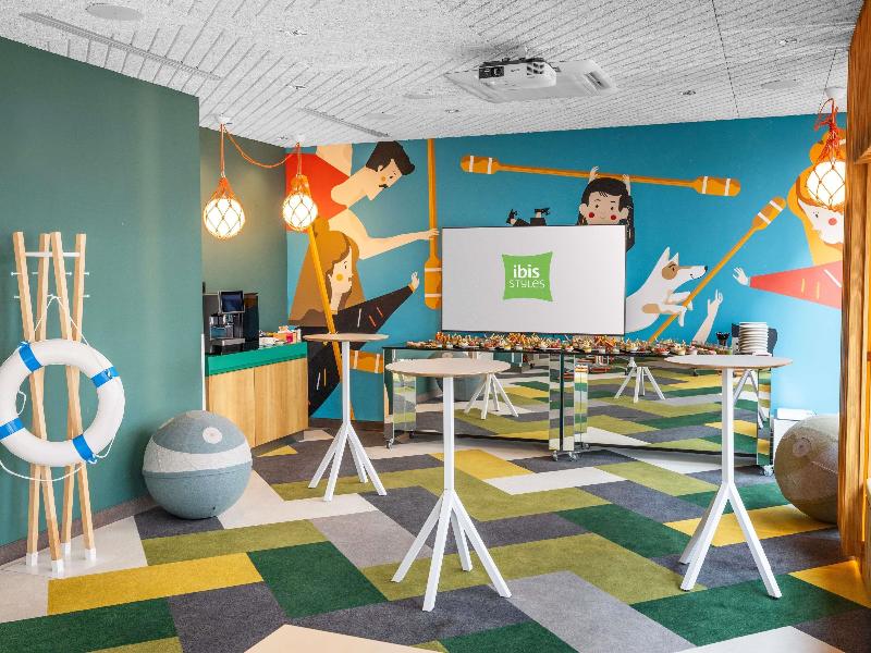 Ibis Styles Warszawa Centrum image