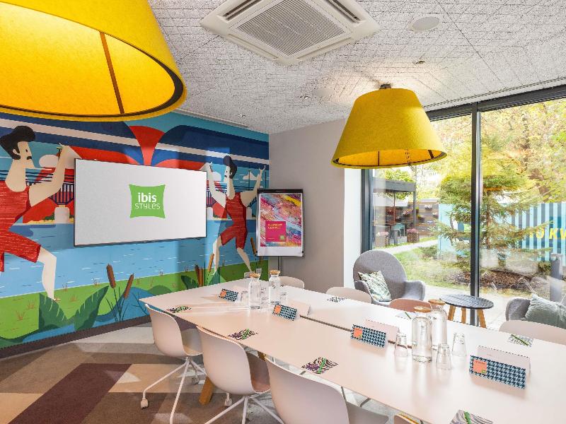 Ibis Styles Warszawa Centrum image