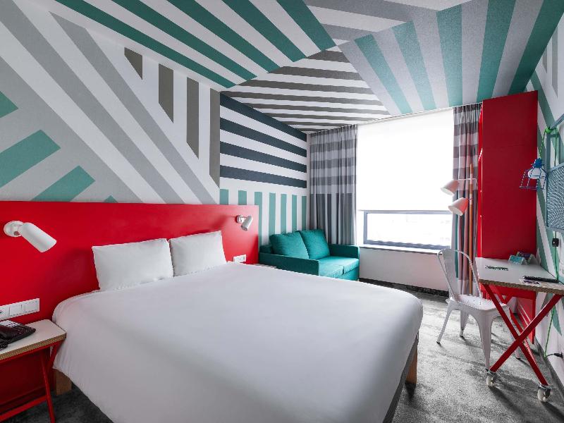 Ibis Styles Warszawa Centrum image