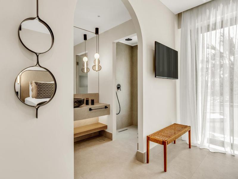 Ammos Boutique Apartments & Suites image