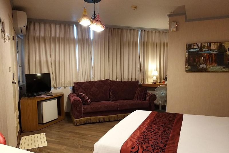 Guan Lun Hotel image