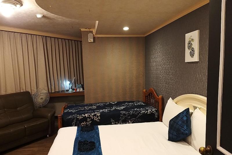 Guan Lun Hotel image