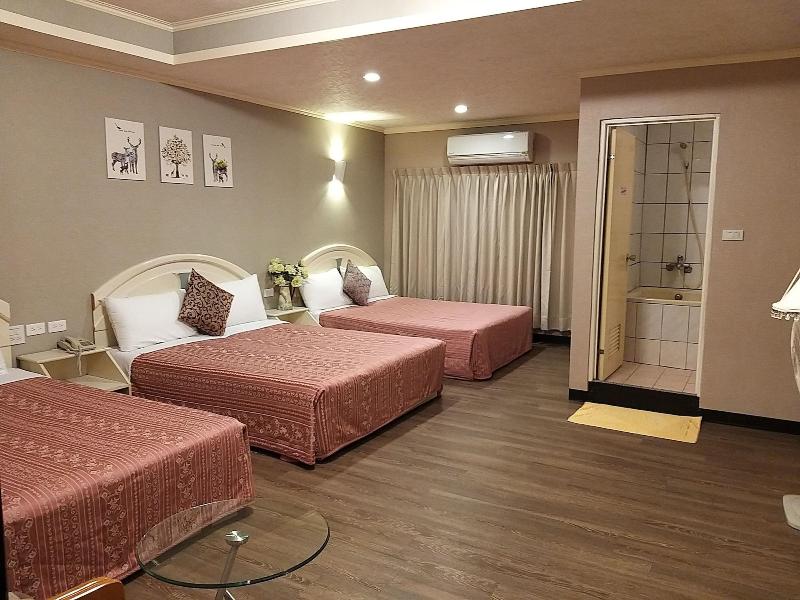 Guan Lun Hotel image