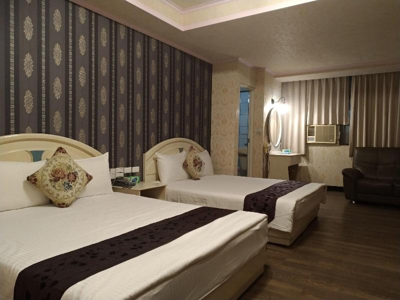 Guan Lun Hotel image