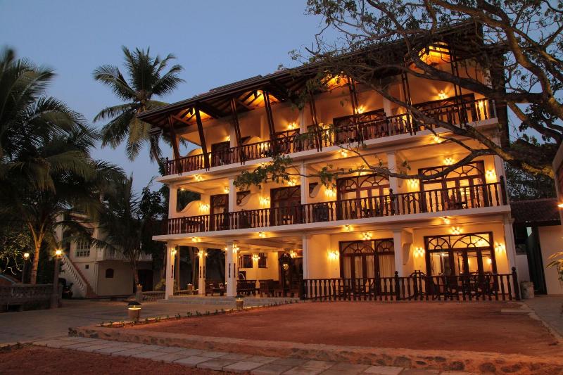 Wunderbar Beach Hotel image