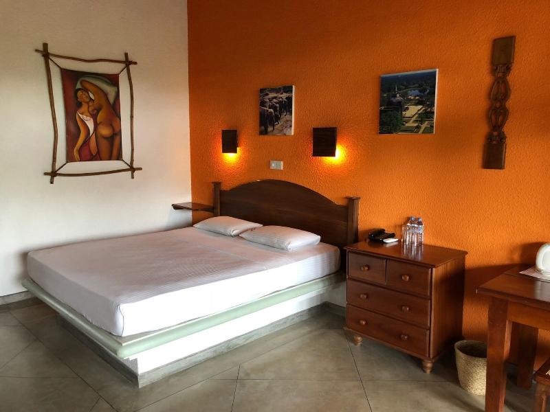 Wunderbar Beach Hotel image