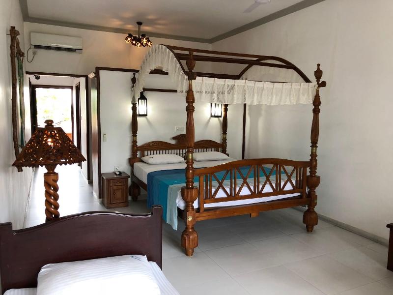 Wunderbar Beach Hotel image
