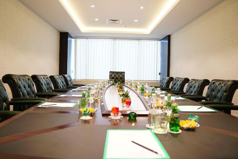Holiday Villa Hail Hotel image