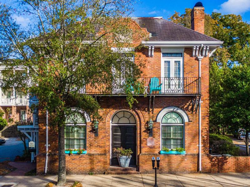 Front Street Inn image
