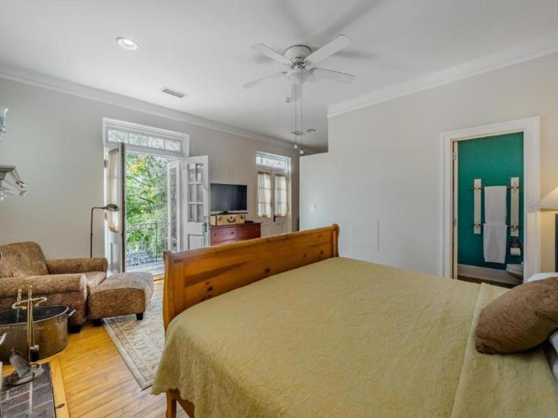 Front Street Inn image