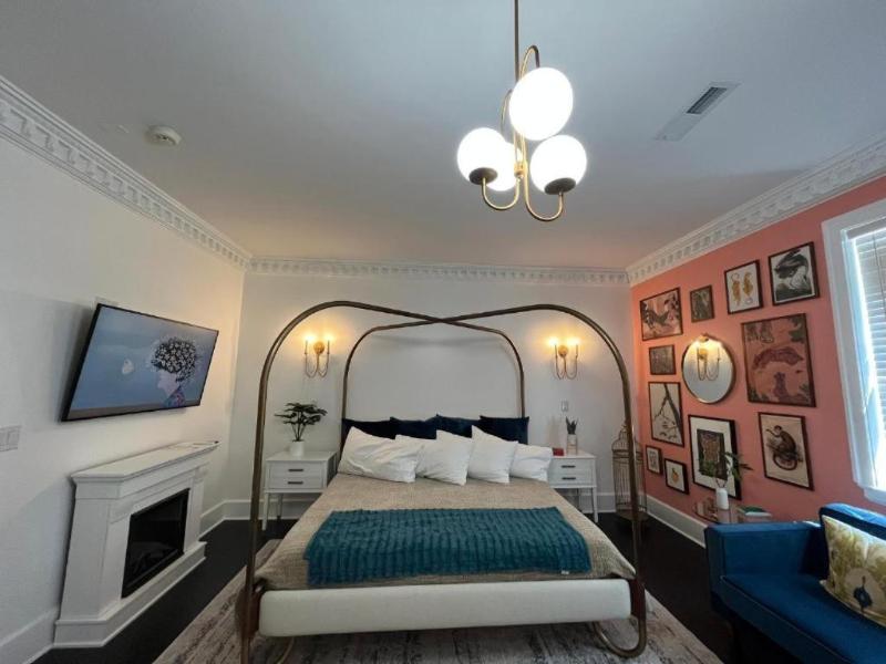 Front Street Inn image