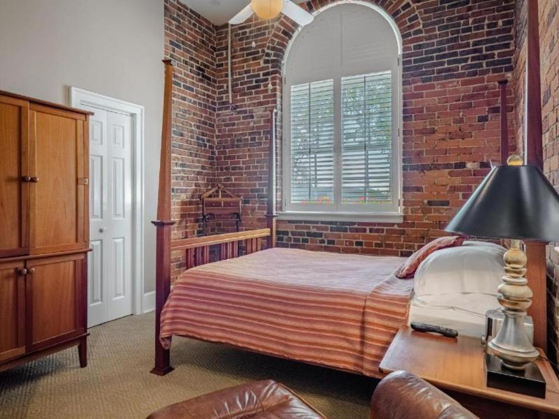 Front Street Inn image