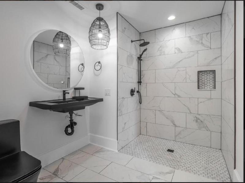 Front Street Inn image