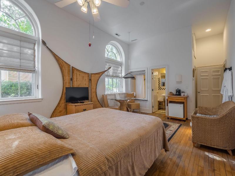 Front Street Inn image