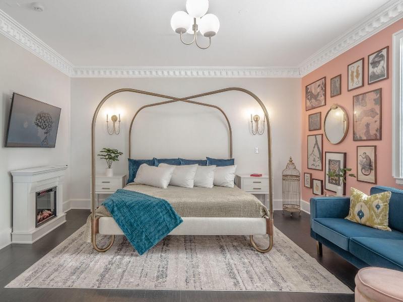 Front Street Inn image