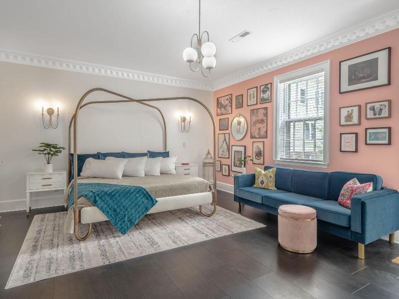 Front Street Inn image