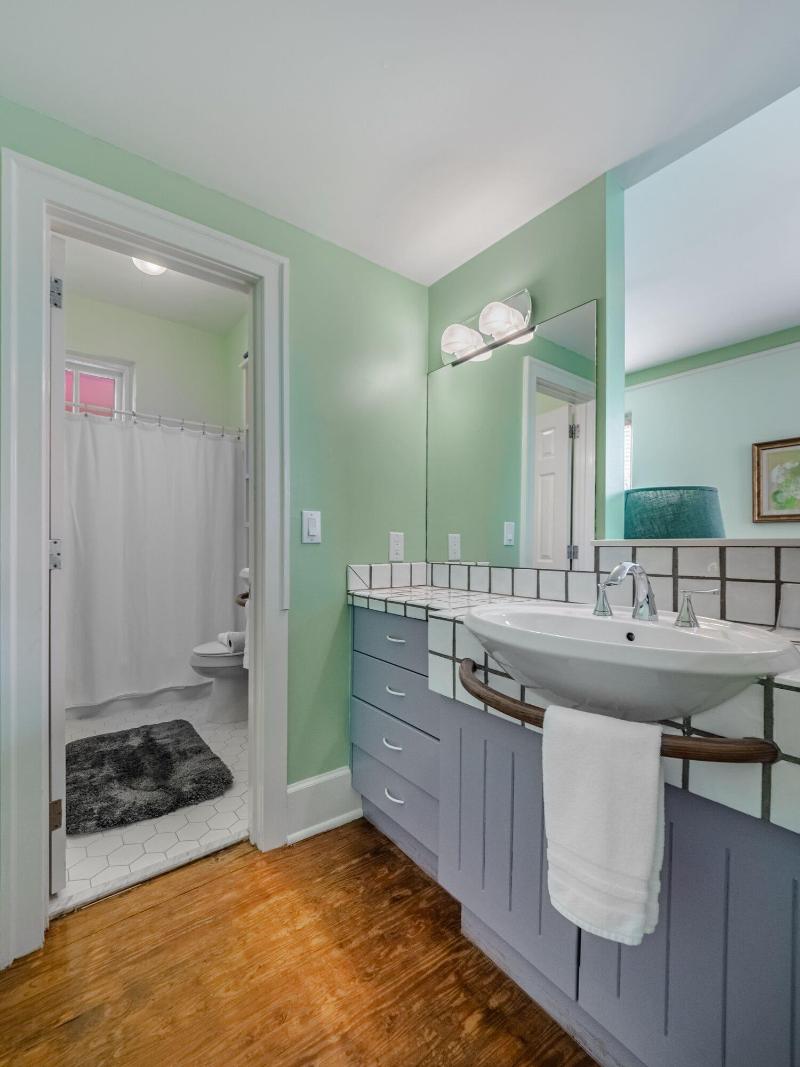 Front Street Inn image