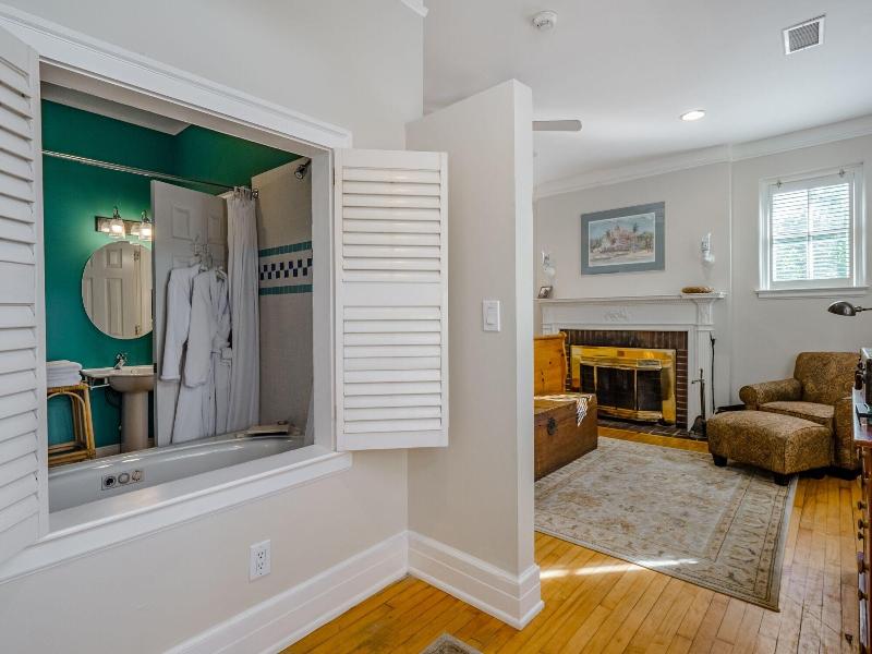 Front Street Inn image