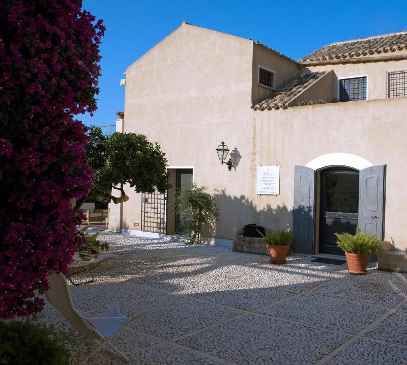 Baglio Sant'Andrea image
