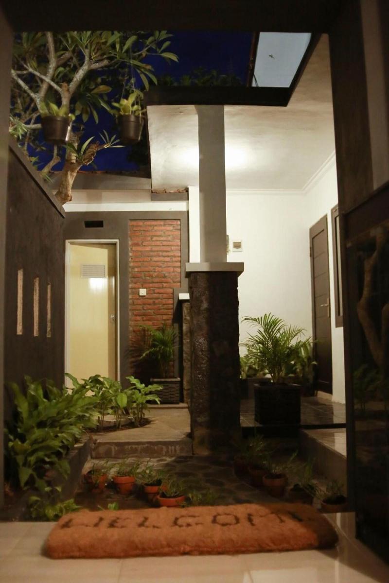 De Lungguh Family Homestay image