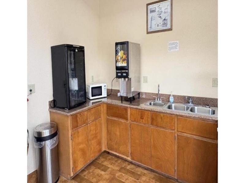 Regency Inn & Suites By Capital O Houston IAH Apt image