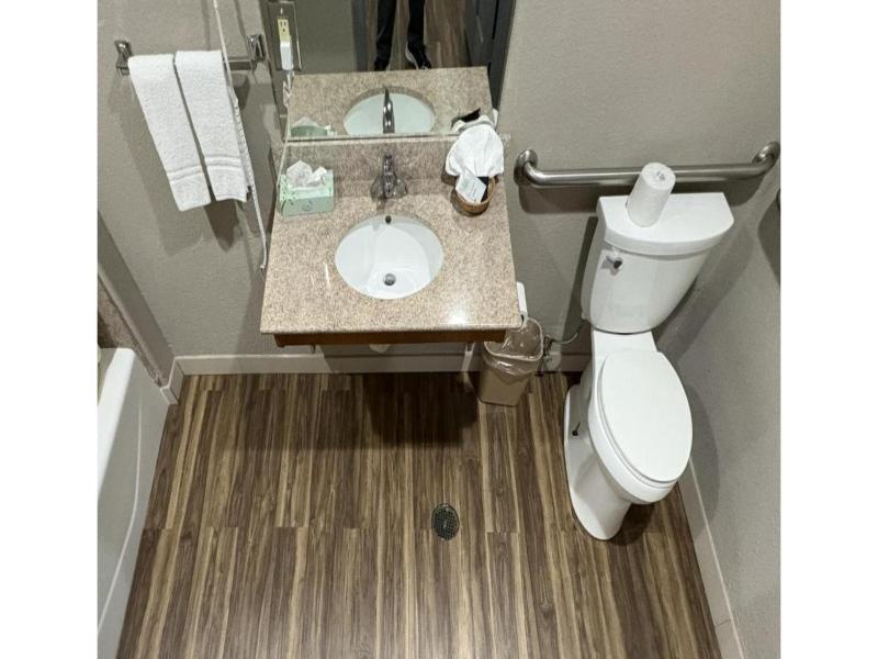 Regency Inn & Suites By Capital O Houston IAH Apt image