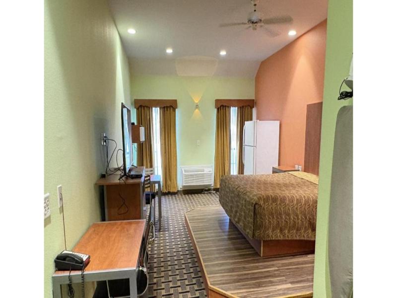 Regency Inn & Suites By Capital O Houston IAH Apt image