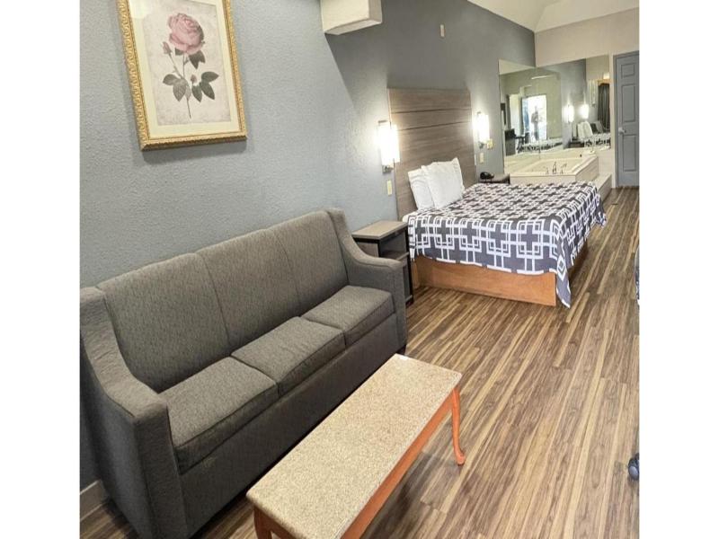 Regency Inn & Suites By Capital O Houston IAH Apt image