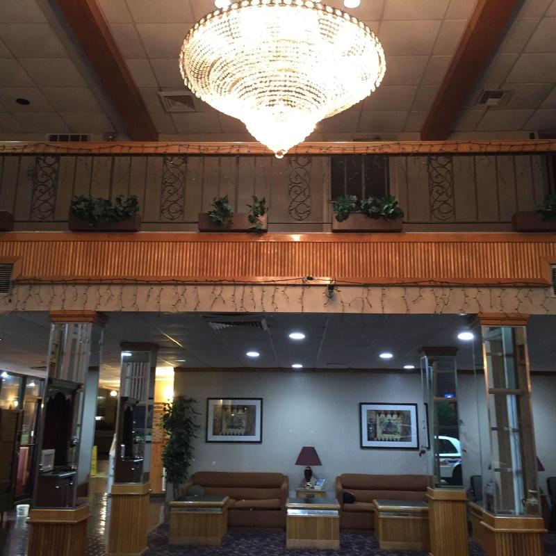 Regency Inn & Suites image 1