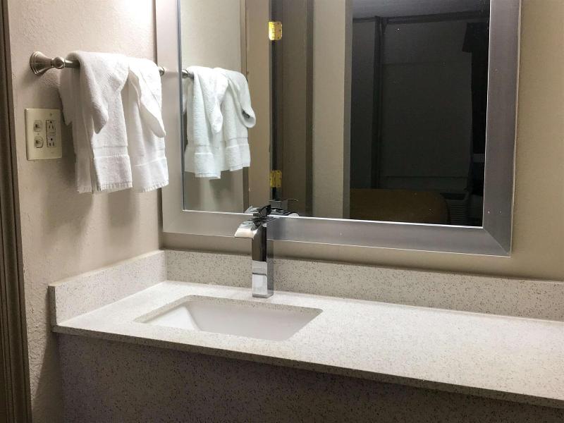 Motel 6 Burlington, NC image