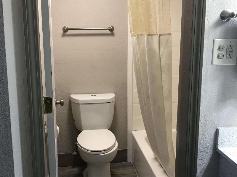 Motel 6 Burlington, NC image