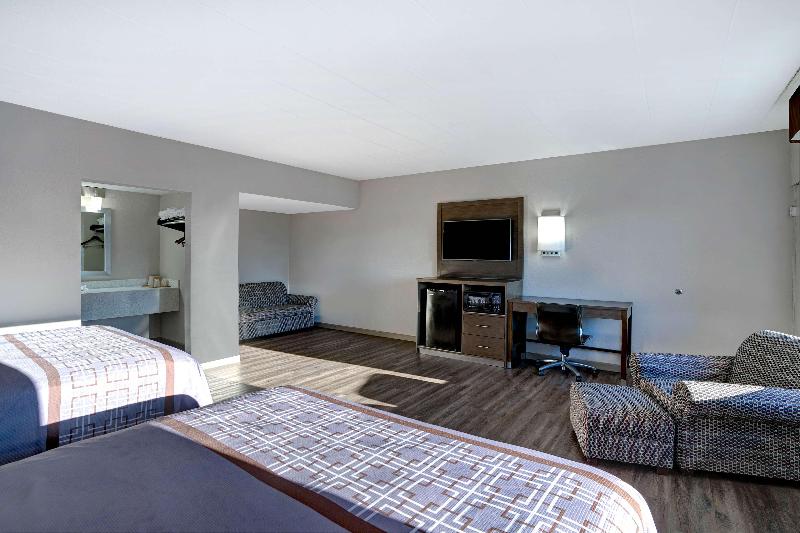Motel 6 Burlington, NC image